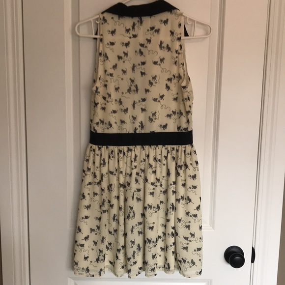 Just listed❤️. Super fun cream and black collared cat 🐈 and yarn 🧶 dress. - Picture 4 of 10